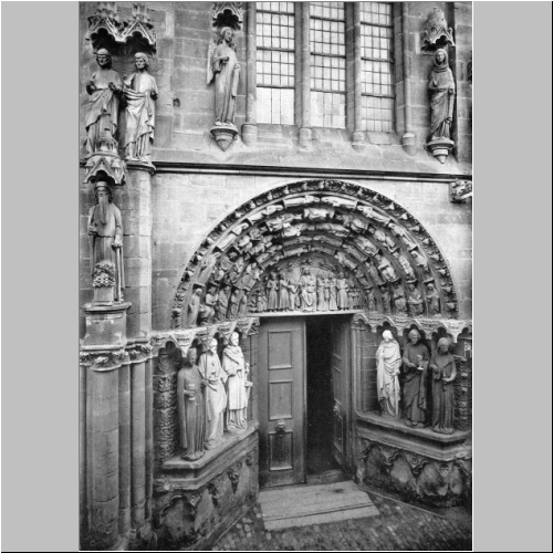 Liebfrauenkirche Portal.jpg